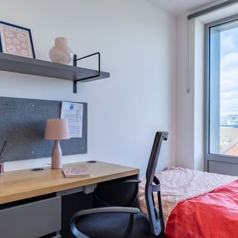 Platinum En Suite - Image 2